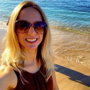 Meet your Posher, Debbie